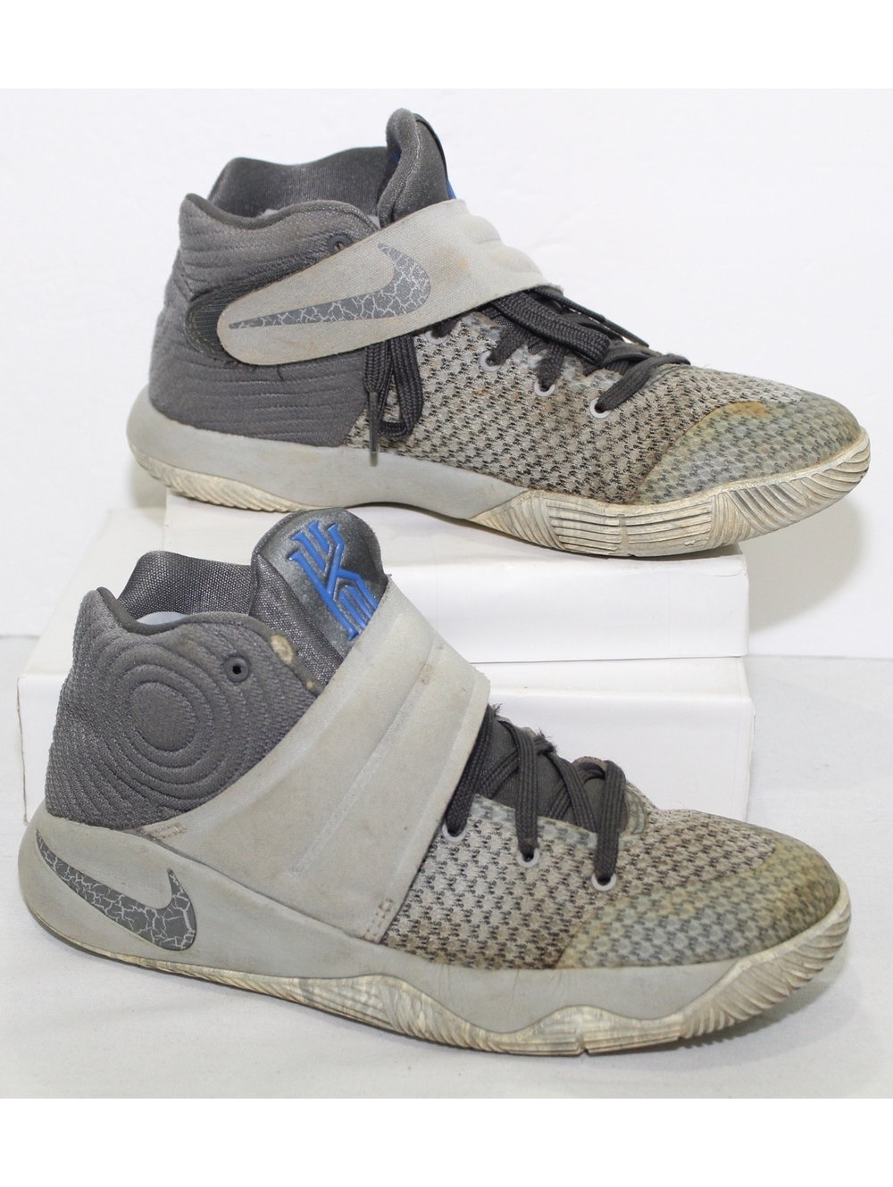 Nike Kyrie Irving 2 Sneakers 826673 Gray 2Tone Basketball Shoes Youth Size 5 Y